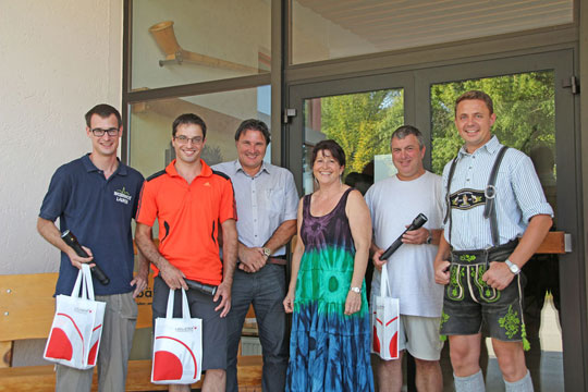 Im Bild von links nach rechts: Christoph Scharf (Wasserwacht), Michael Thanbichler (Feuerwehr Leobendorf), Dipl.-BW Walter Belousek (Fa. Zweibrüder), Brigitte Rudholzer (Bezirkstagskandidatin), Herbert Kitzberger (Kommandant der Feuerwehr Laufen), Michael Koller (Landtagskandidat)