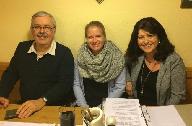 im Bild von links nach rechts: Stadtrat Dr. Klaus Hellenschmidt, Dr. Dorothea Leistner und Brigitte Rudholzer