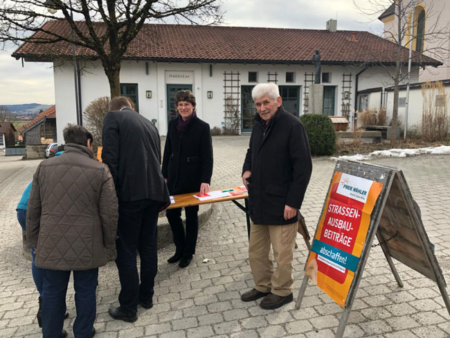 FÜW beim Sammeln der Unterschriften