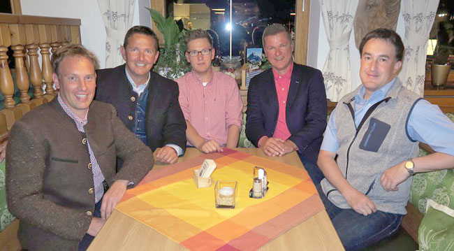 Von links:  Markus Koll (Schatzmeister), Richard Lenz (stv. Vorsitzender), Sebastian Beer (Schriftführer),  Thomas Janzen (1. Vorsitzender) und Martin Hofreiter (Pressereferent).   