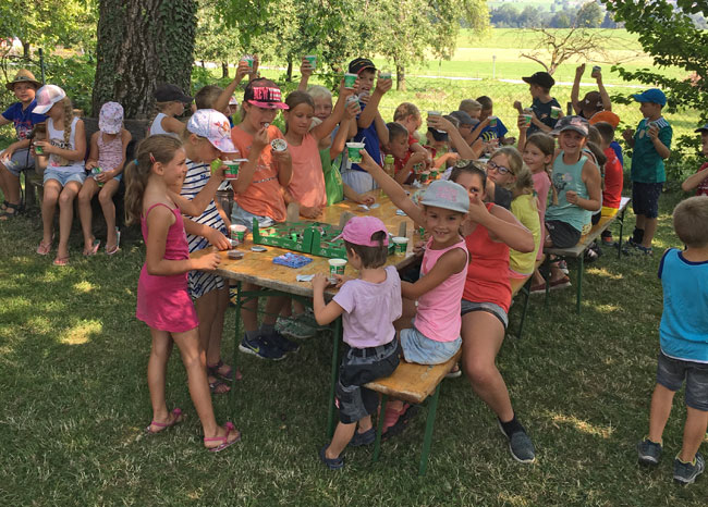 Kinder beim Ferienprogramm der FWG Teisendorf