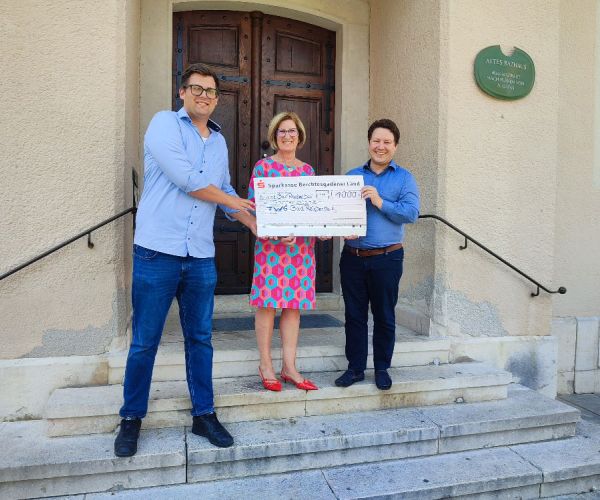 FWG Bad Reichenhall unterstützt Spendenaktion für Sanierung des Soccerplatzes